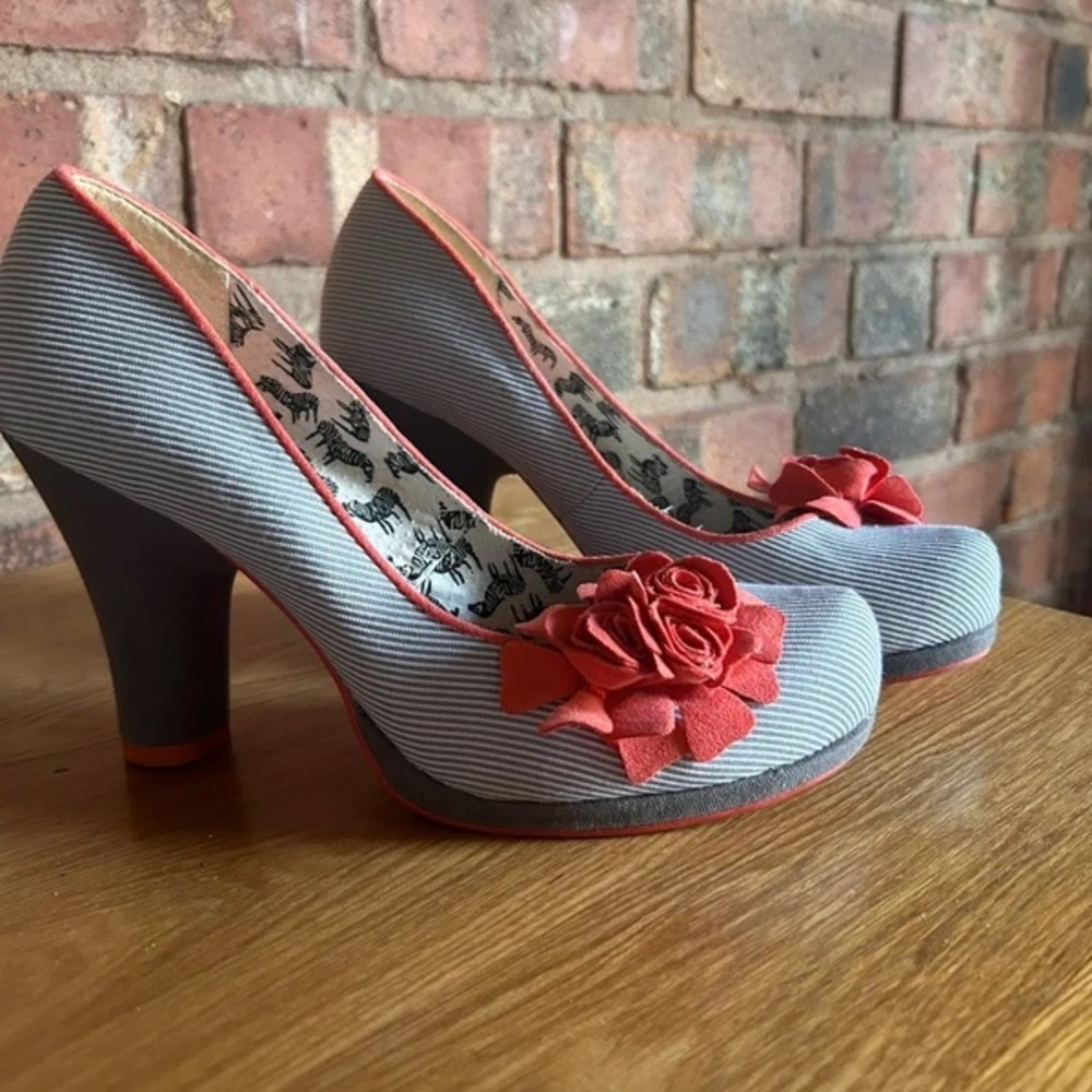 Elegant Women's Heels with Red Floral Detail